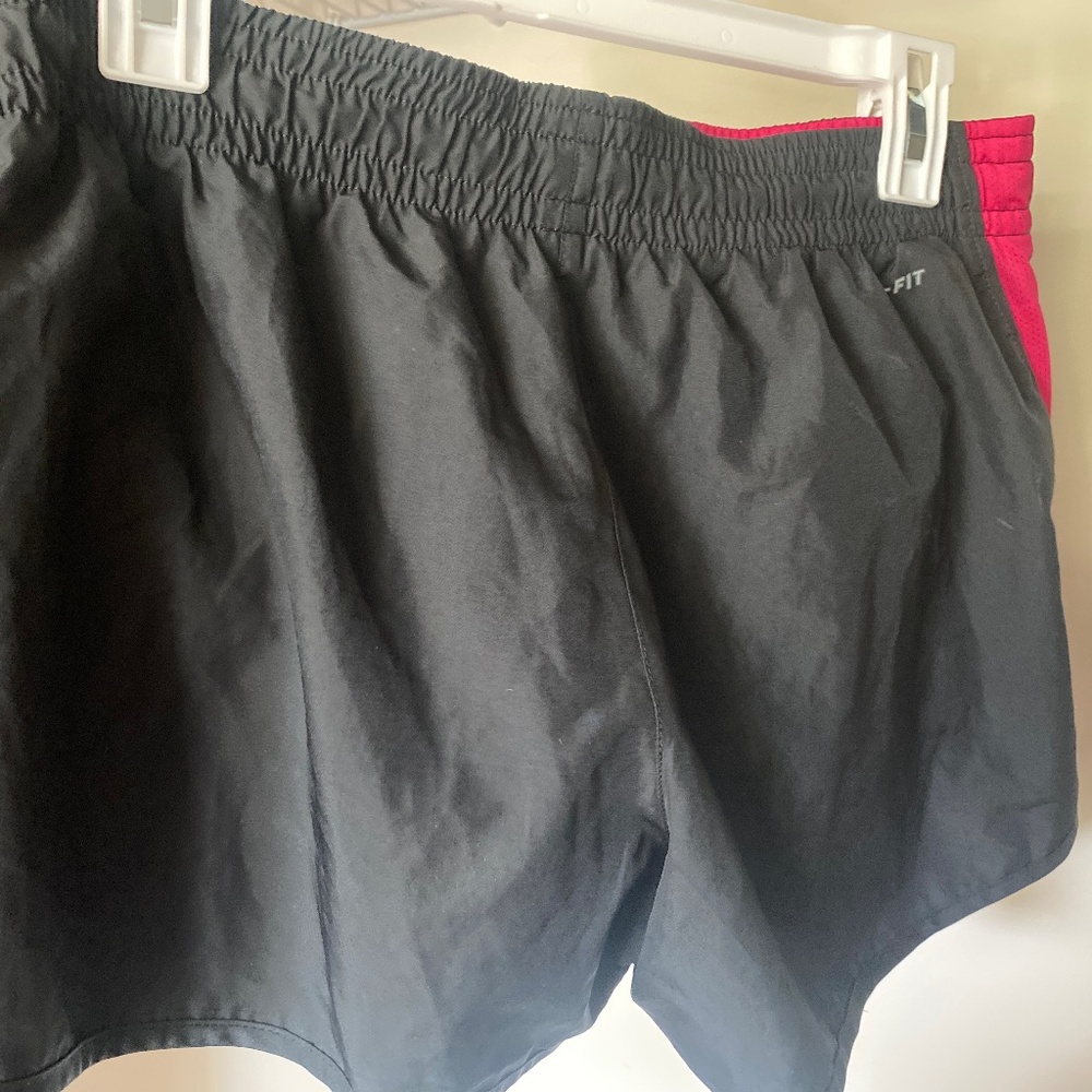 Nike Dri-Fit Shorts - black & pink - ladies medium